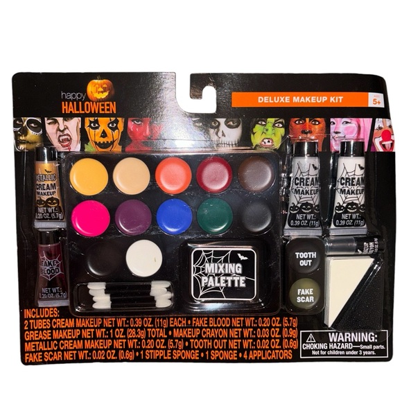 Halloween Makeup Bundle 17 pieces includes Fake Blood and Vampire Fangs - Picture 2 of 7